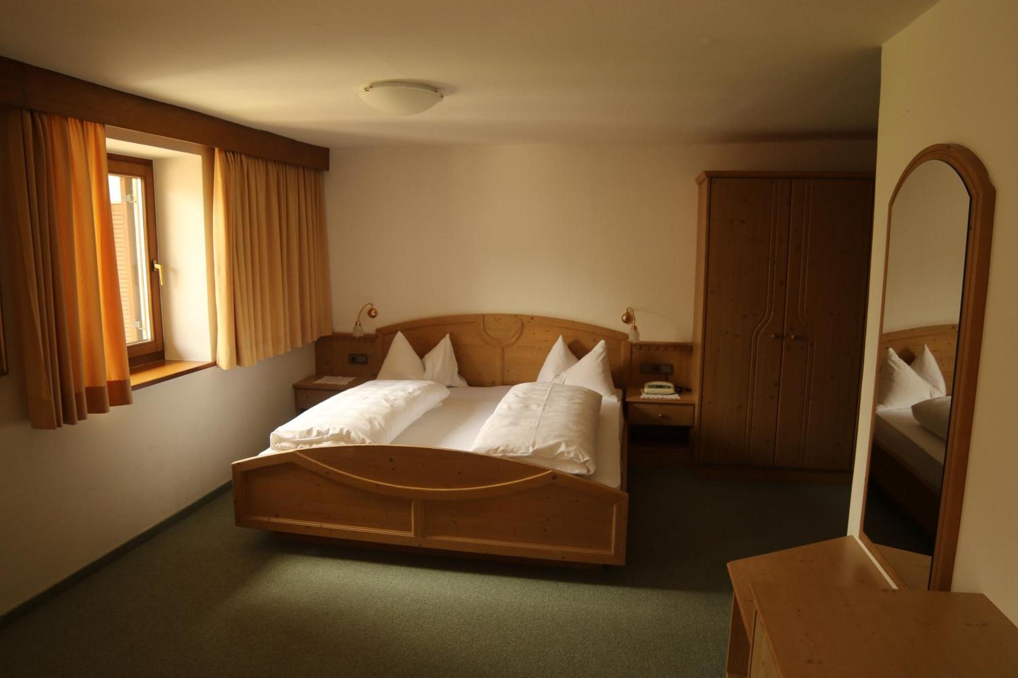 Gasthof Pension Roessl Nova Ponente Luaran gambar